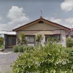 中古住宅 4DKです。木造瓦葺の平屋建です。